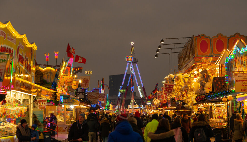 Schausteller und Fahrgeschäfte auf dem Hamburger Winter Dom